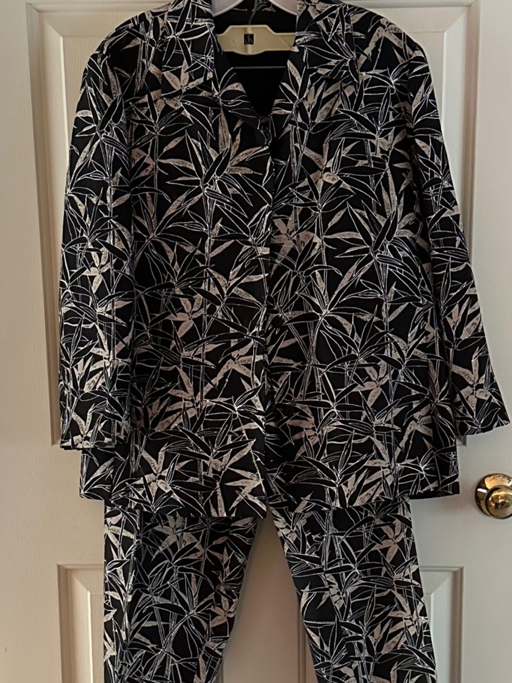 Dana Buchman Black & Cream Bamboo Leaf Print Pant Suit